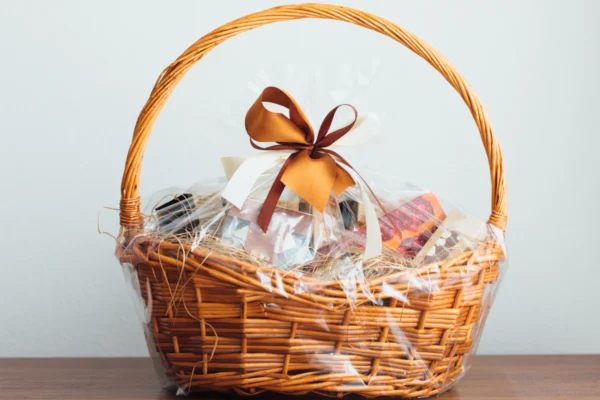 The Ultimate Guide to Wicker Baskets for Hampers and Wine & Cheese Gifts Wicker Baskets for Hampers